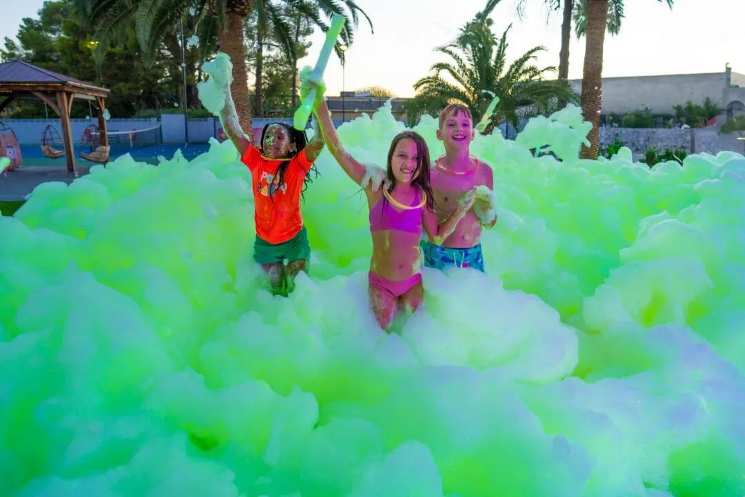2-Hour Foam Party - Foam Dawgs foam party package in Calhoun